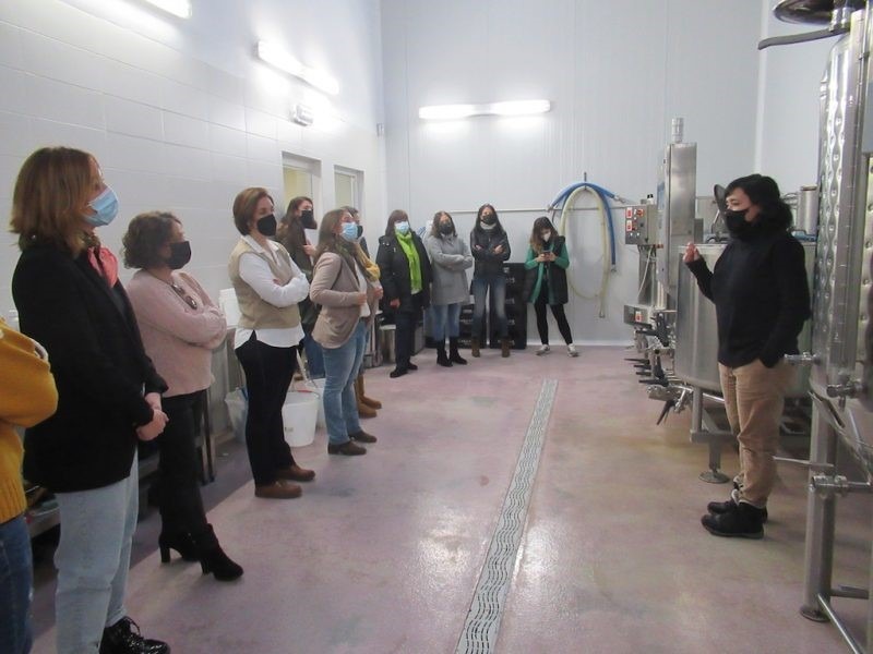 Cervezas Casuar acoge a mujeres emprendedoras del mundo rural en su fábrica de Montejo de la Vega